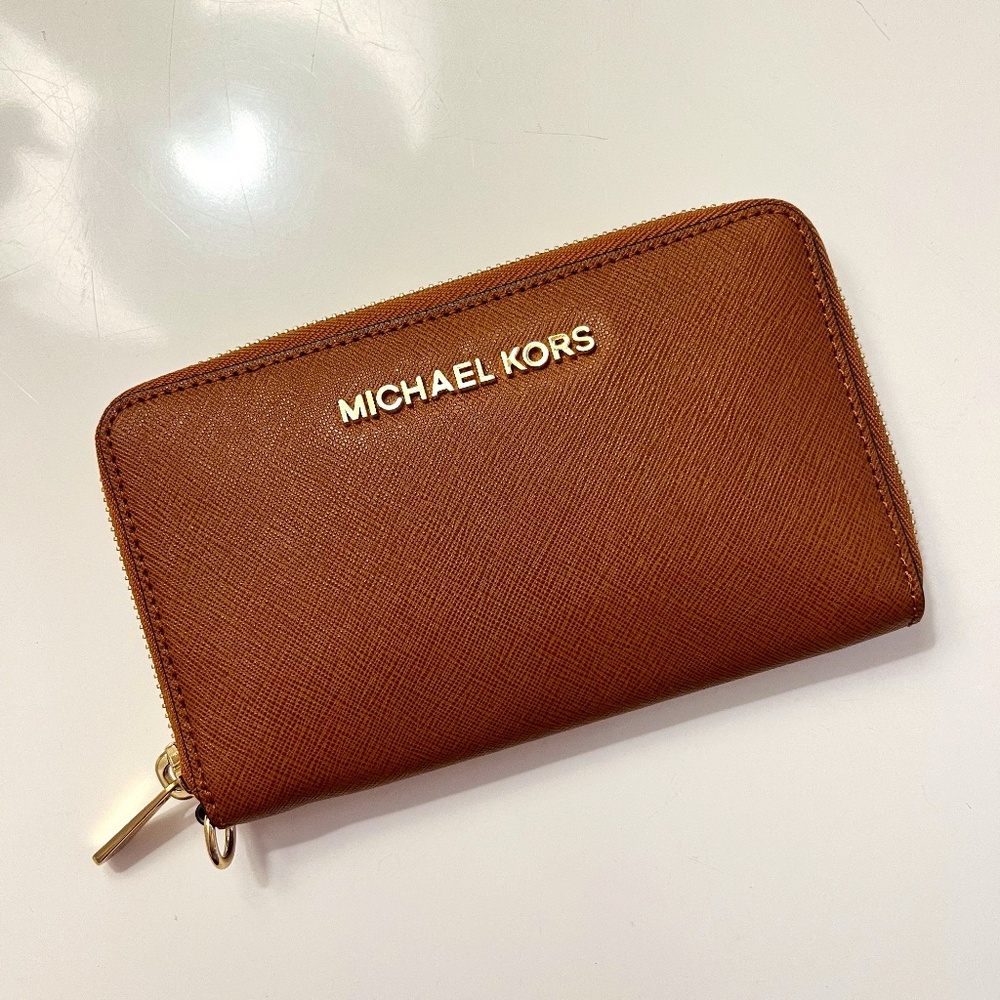 Michael Kors Wallet Cognac/Tan with Gold Hardware - never used!